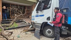 Un camión protagonizó un triple choque. Un camión protagonizó un triple choque.