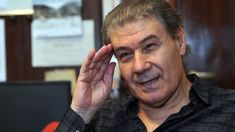 Cárcel y persecución políticas: los motivos por los que hace 42 años Víctor Hugo vino a la Argentina