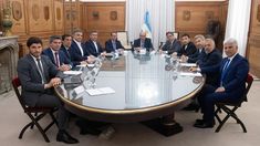 El Gobierno recibió a los gobernadores de la UCR y el PRO.