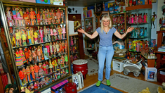 Furor por Barbie: tiene 18.000 muñecas y rompió un récord Guinness Furor por Barbie: tiene 18.000 muñecas y rompió un récord Guinness