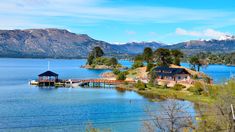 Turismo en Argentina: el pueblo de Neuquén que es hermoso y tiene playas de arena volcánica. Turismo en Argentina: el pueblo de Neuquén que es hermoso y tiene playas de arena volcánica.