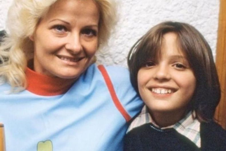 Un jovencísimo Luis Miguel junto a Marcela Basteri