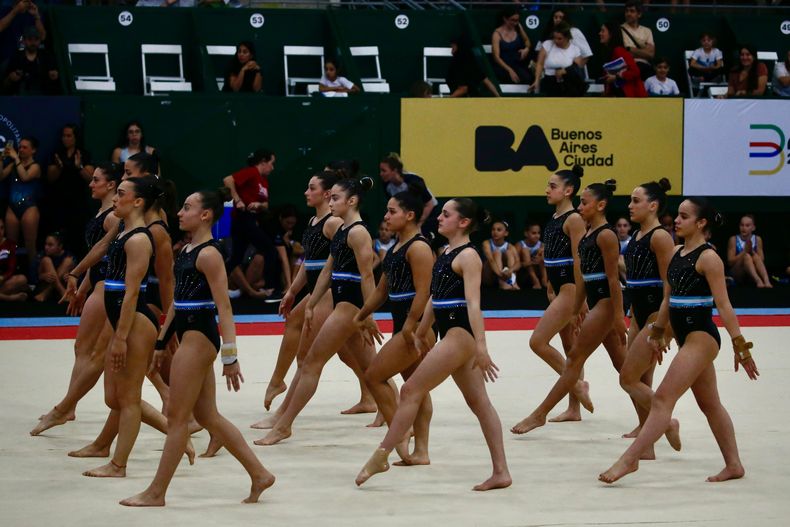 El seleccionado argentino realizó una exhibición en Parque Roca.