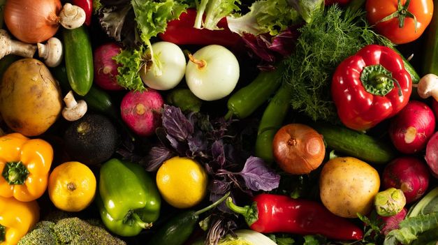 Precios de verduras más vendidas en el Mercado Central cayeron cerca de 30% en diciembre