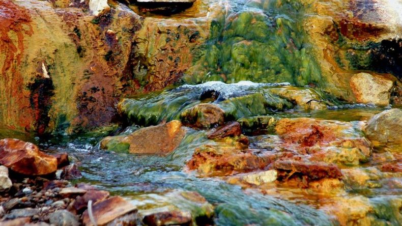 En las Sierras Centrales de San Luis, se encuentra el pueblo de La Carolina, una pintoresca localidad rodeada de casas de piedra que mantienen la estampa colonial