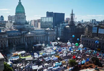 La CGT anticipó que el paro va a ser contundente y paralizará a la Argentina de punta a punta. La CGT anticipó que el paro va a ser contundente y paralizará a la Argentina de punta a punta.
