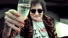 García se destacó por sus canciones de protesta en los años 70 y 80, lo que le valió la censura y persecusión García se destacó por sus canciones de protesta en los años 70 y 80, lo que le valió la censura y persecusión