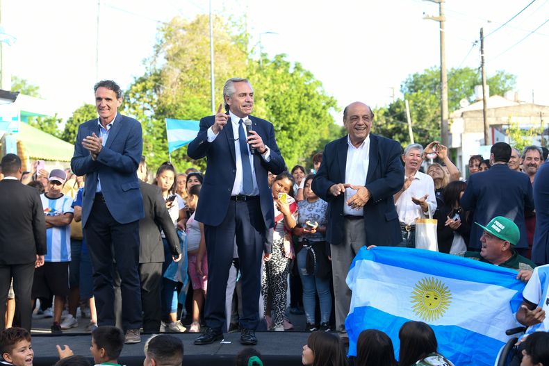 Alberto Fernandez pidió que hay que trabajar en equipo e hizo un paralelismo con la selección.&nbsp;