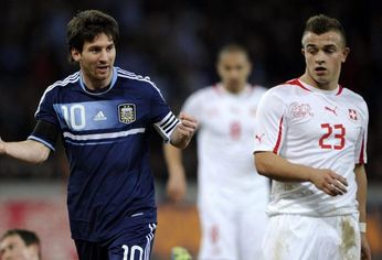 Messi brilló en Berna, Suiza, para su primer triplete con la Selección.