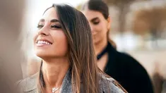 Antonela Roccuzzo lució una campera que dará que hablar la próxima temporada. Antonela Roccuzzo lució una campera que dará que hablar la próxima temporada.