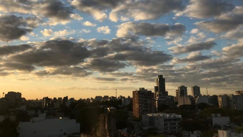 El pronóstico anticipa un fin de semana fresco y con cielo parcialmente nublado en Buenos Aires.&nbsp;