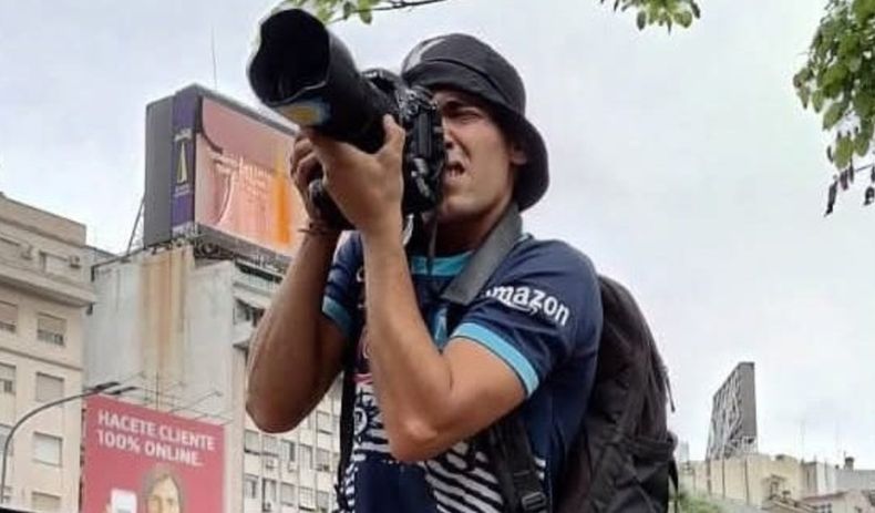 El fotoperiodista se recupera del ataque del gendarme mientras cubría la marcha de jubilados.