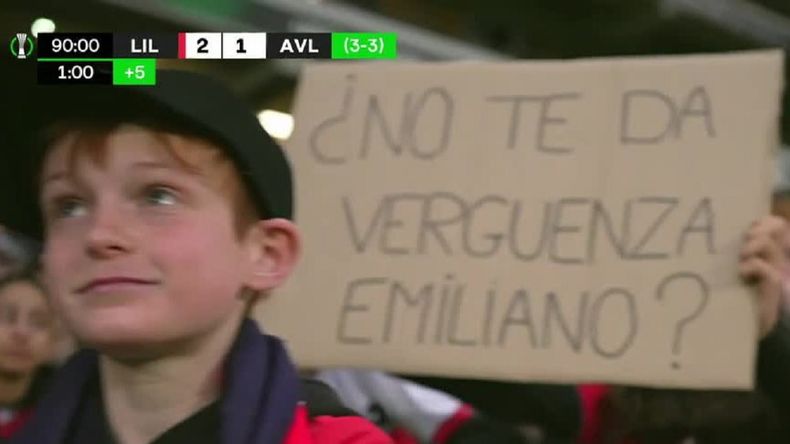 El curioso cartel dedicado a Dibu Martínez.