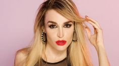 Polémico debut de Fátima Flórez en el Luna Park. Polémico debut de Fátima Flórez en el Luna Park.