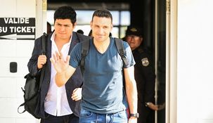 El técnico al llegar a El Salvador. El técnico al llegar a El Salvador.