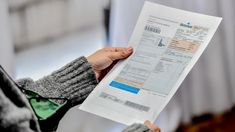 Buscarán excluir a quienes registren consumos en tarjeta de crédito o billeteras virtuales superiores a cinco salarios mínimos. Buscarán excluir a quienes registren consumos en tarjeta de crédito o billeteras virtuales superiores a cinco salarios mínimos.