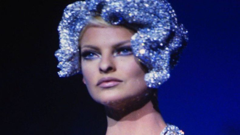 Linda Evangelista alcanzó su fama en la década de los 90.