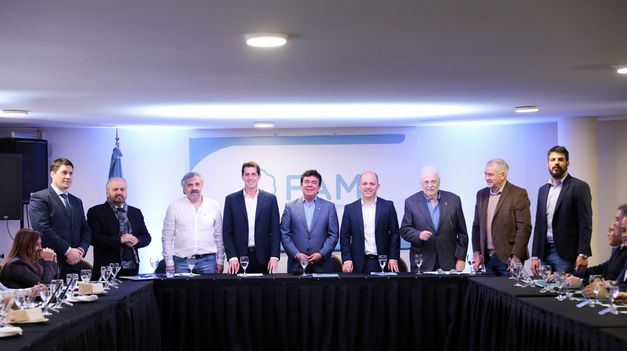 La presentación lleva la firma del presidente de la FAM, Fernando Espinoza.
