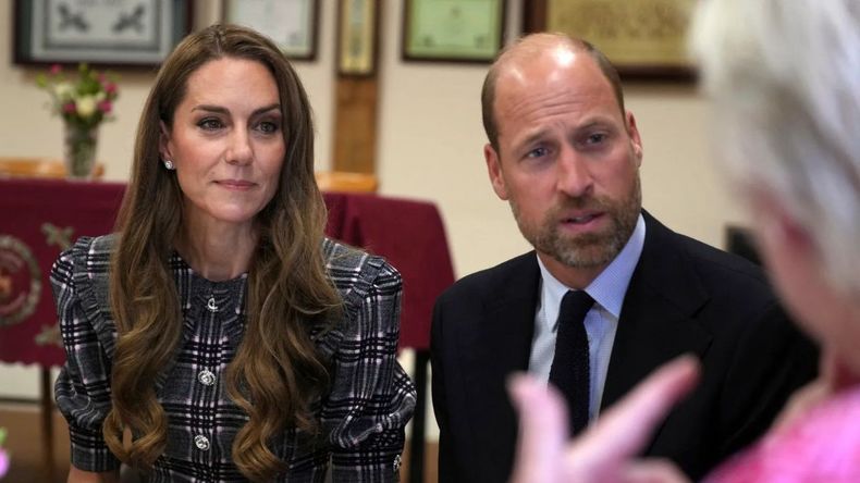 El príncipe William y Kate Middleton se conocieron en 2001 mientras cursaban Historia del Arte en la universidad escocesa. 