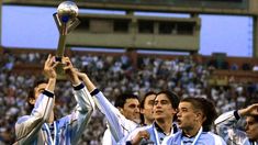 Este jugador fue capitán de la Selección argentina Sub 20 campeona del mundo. Este jugador fue capitán de la Selección argentina Sub 20 campeona del mundo.