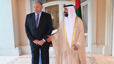 El canciller Gerardo Werthein junto al embajador de Emiratos Árabes Unidos Said Alquemzi.