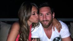 Antonella Roccuzzo y Lionel Messi preparan su boda Antonella Roccuzzo y Lionel Messi preparan su boda