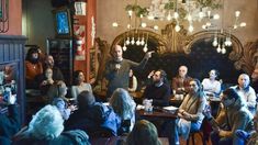 Larreta participó de un encuentro con vecinos junto a Maximiliano Ferraro y Mariela Coletta.