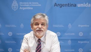 Filmus aseguró que la vacuna argentina estará disponible el año próximo.