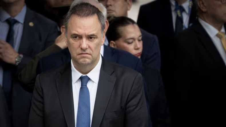 El laberinto de Manuel Adorni