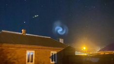 El impresionante espiral luminoso generó sorpresa entre los internautas. El impresionante espiral luminoso generó sorpresa entre los internautas.