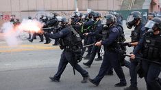 Para ayudar a la Policía, unos 700 marines llegarán a Los Ángeles en las próximas horas. Para ayudar a la Policía, unos 700 marines llegarán a Los Ángeles en las próximas horas.