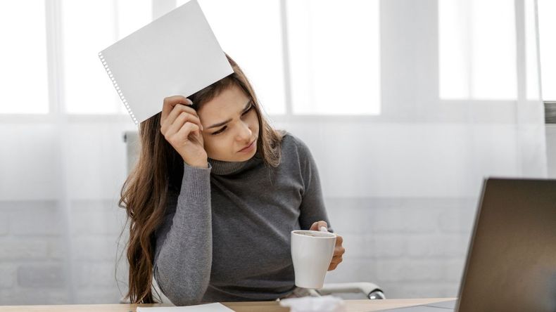 La forma en que una persona organiza o desorganiza sus finanzas puede revelar aspectos importantes de su personalidad y comportamientos asociados.  