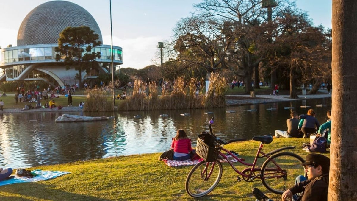 Cambia el pronóstico y vuelve el calor al AMBA: anticipan más de 30 grados para Semana Santa