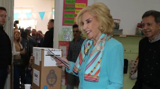 Mirtha Legrand volvió a participar de las elecciones tras su ausencia en mayo.