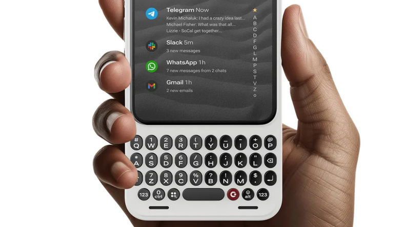 Un celular con teclado físico vuelve a escena en CES 2026.