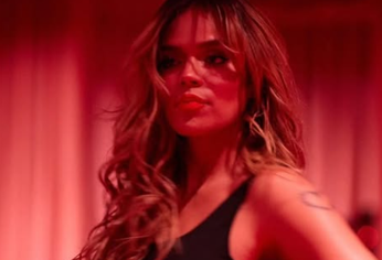 La cantante latina se destacó en el tradicional desfile de la marca de ropa femenina estadounidense. La cantante latina se destacó en el tradicional desfile de la marca de ropa femenina estadounidense.