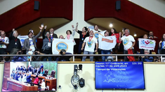 Chile aprobó histórica reducción de la jornada laboral. Chile aprobó histórica reducción de la jornada laboral.