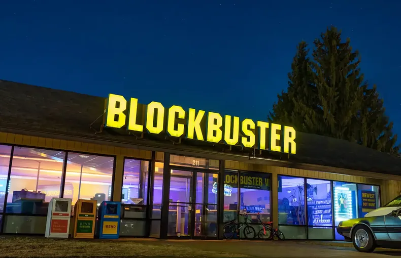 Blockbuster criticó una impopular medida de Netflix.