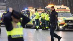 Al menos 10 personas murieron por un tiroteo en una escuela de Suecia. Al menos 10 personas murieron por un tiroteo en una escuela de Suecia.
