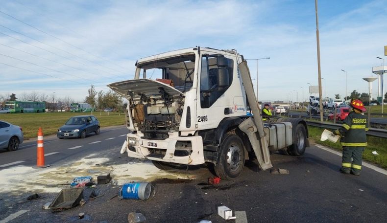 El chofer de un camión murió tras otro choque en la Panamericana.