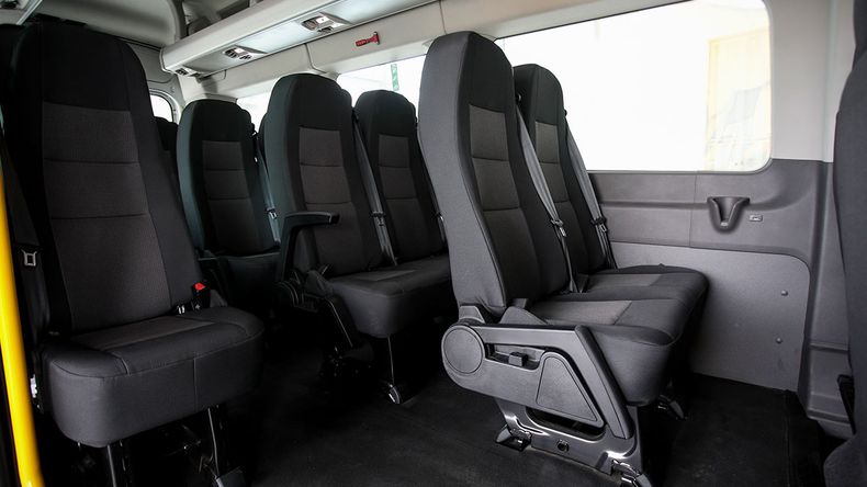 17 asientos para las versiones Minibus.