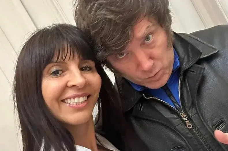 En 2023, impulsada por la figura de Javier Milei, Villaverde decidió ingresar a la política. En 2023, impulsada por la figura de Javier Milei, Villaverde decidió ingresar a la política.