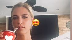 La conductora firmó contrato con América 24. La conductora firmó contrato con América 24.