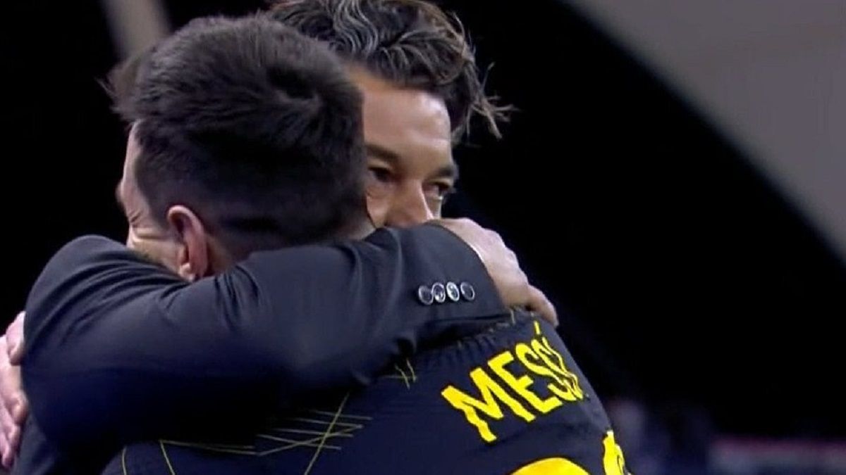 Video El Emotivo Abrazo Entre Lionel Messi Y Marcelo Gallardo