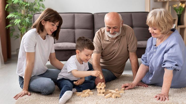  Llevar un estilo de vida socialmente activo se convierte en un factor clave para un envejecimiento saludable.  