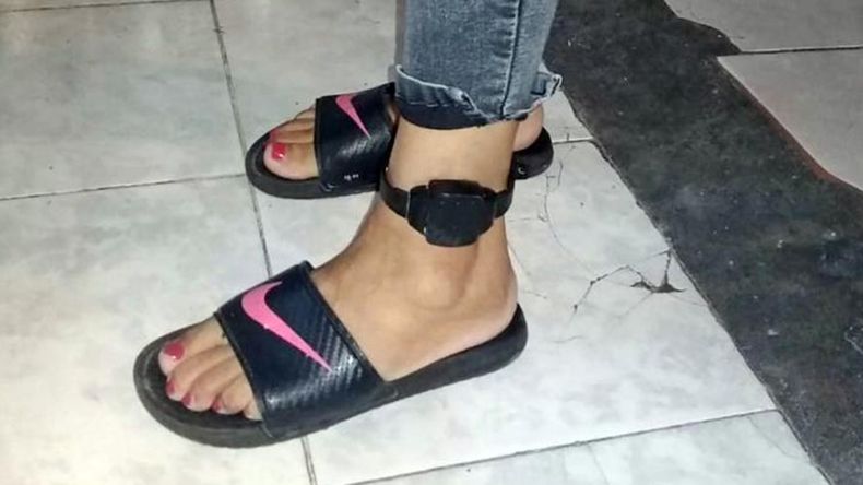 La mujer terminó detenida.