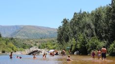 Este destino serrano sorprende además por su patrimonio histórico y sus atractivos únicos, como la presencia del majestuos.
