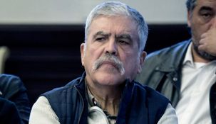 De Vido fue uno de los detenidos por esta causa, junto con Roberto Baratta. De Vido fue uno de los detenidos por esta causa, junto con Roberto Baratta.