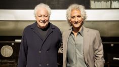 Guillermo Coppola junto a Juan Minujín, dando el visto bueno al intérprete. Guillermo Coppola junto a Juan Minujín, dando el visto bueno al intérprete.