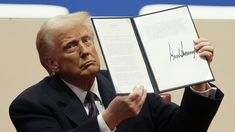 Donald Trump firmó un decreto para impedir cambio de género en menores de 19 años. Donald Trump firmó un decreto para impedir cambio de género en menores de 19 años.